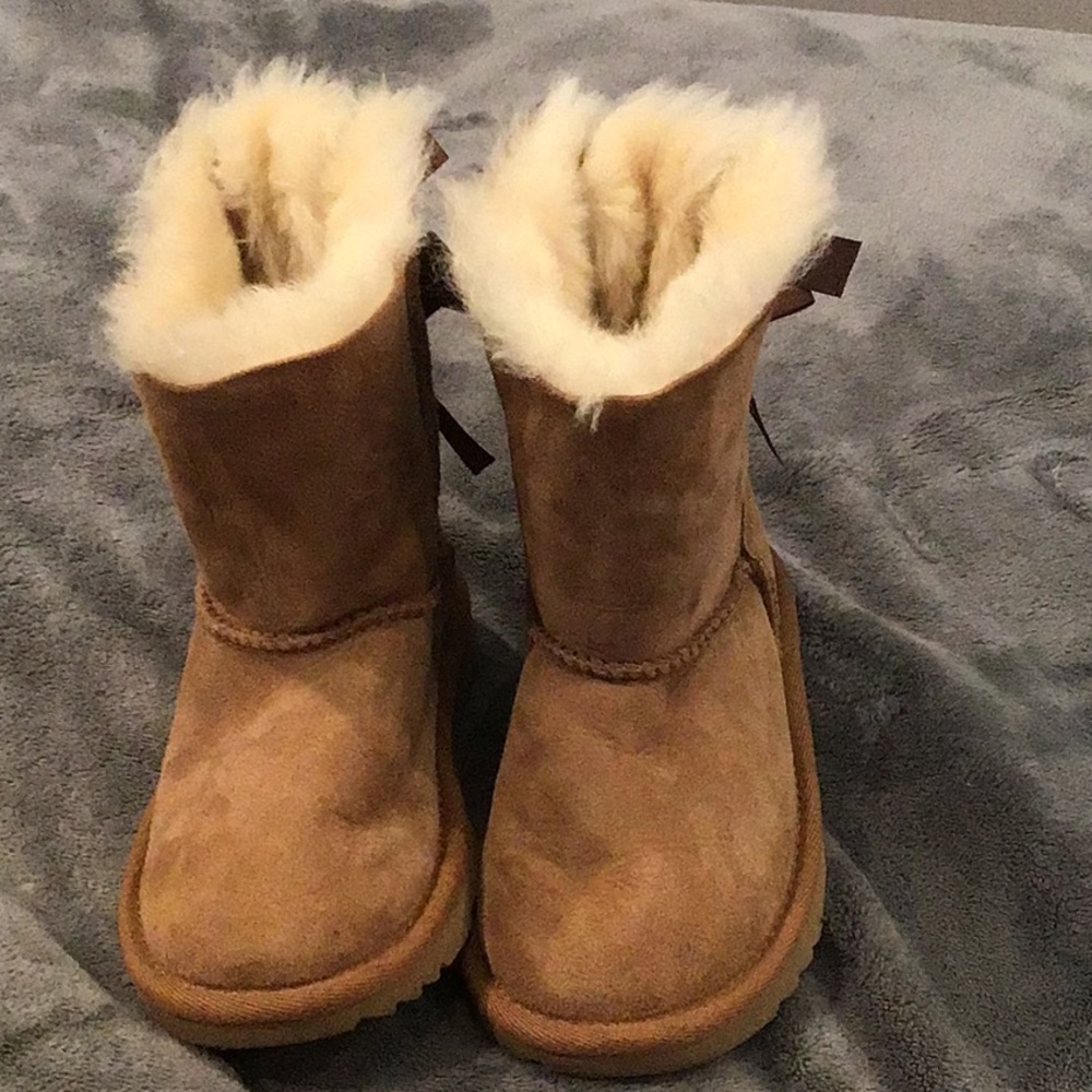 UGG Kids Chestnut Sheepskin Boot with Back Ribbon Detail - Picture 2 of 7